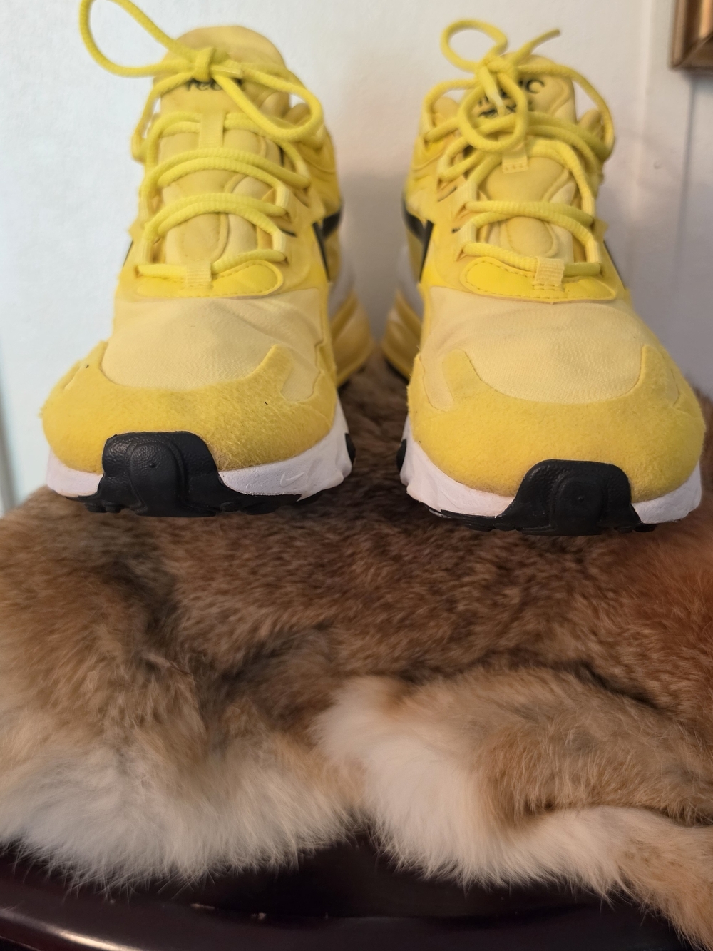 Nike Wmns Air Max 270 React Snekers Size 7 - Picture 3 of 10